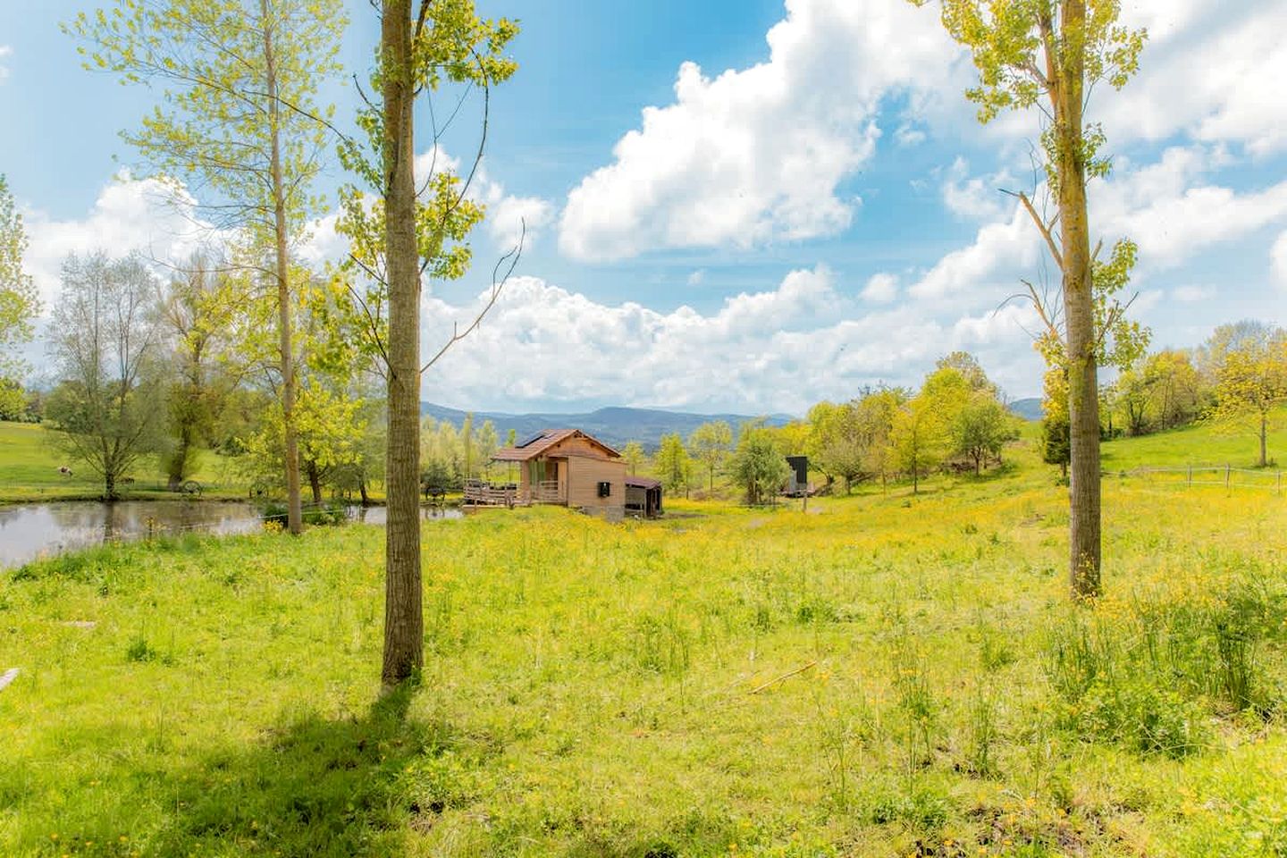 Charming Panoramic Tiny House with Eco-Friendly Design Near Saint-Pierre-Eynac, France