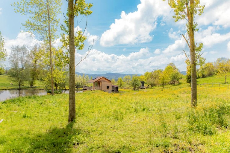 Vacation Rentals (France, --, Auvergne-Rhône-Alpes)