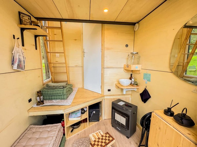 Vacation Rentals (France, --, Auvergne-Rhône-Alpes)