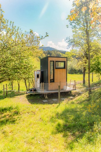 Vacation Rentals (France, --, Auvergne-Rhône-Alpes)