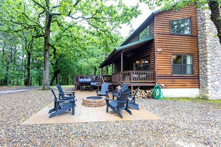 Log Cabins (United States of America, Broken Bow, Oklahoma)