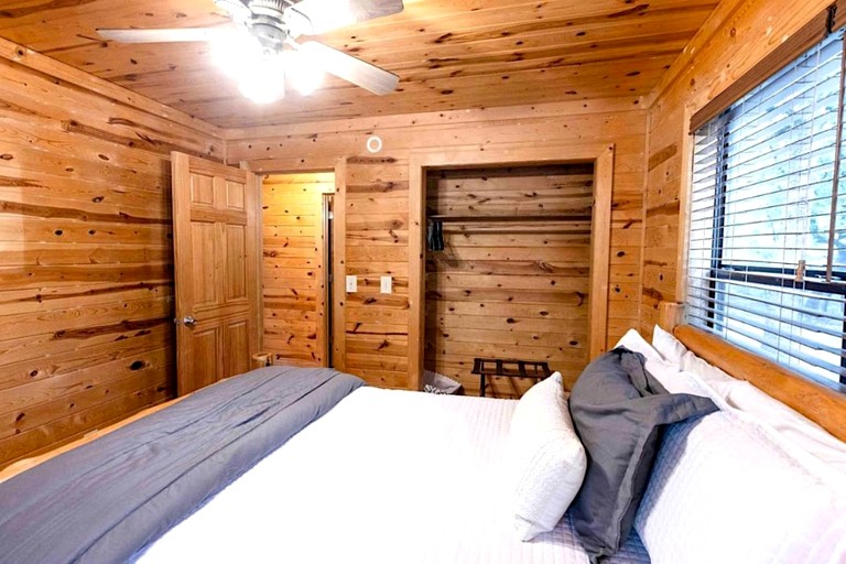 Log Cabins (United States of America, Broken Bow, Oklahoma)