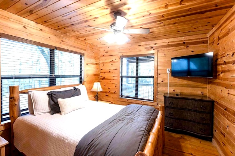 Log Cabins (United States of America, Broken Bow, Oklahoma)