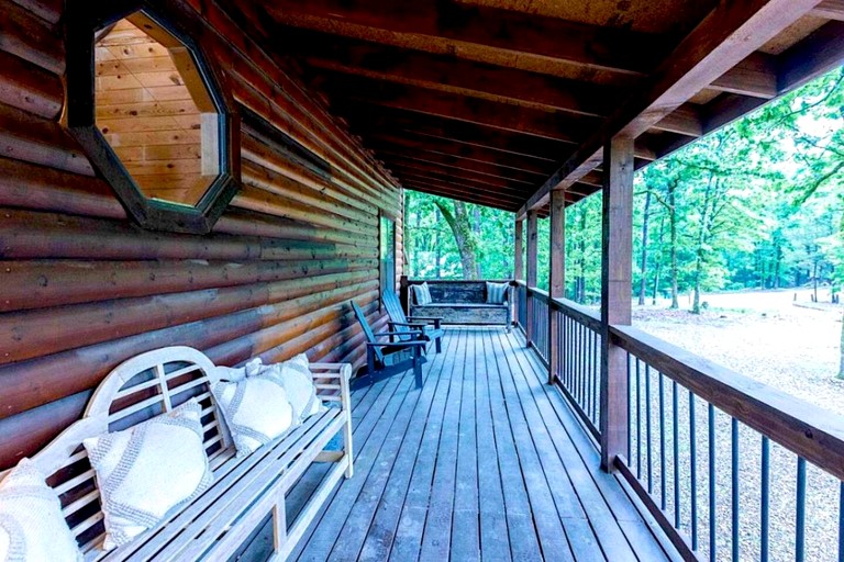 Log Cabins (United States of America, Broken Bow, Oklahoma)