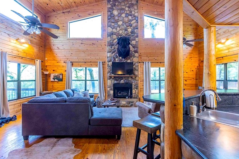 Log Cabins (United States of America, Broken Bow, Oklahoma)