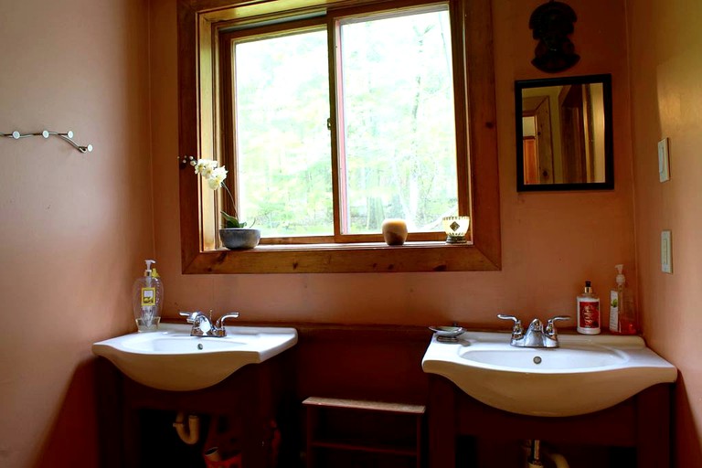 Cabins (Winhall, Vermont, United States)