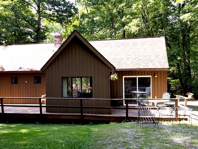 Cabins (Champion, Pennsylvania, United States)