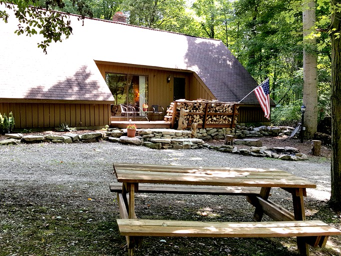 Cabins (Champion, Pennsylvania, United States)