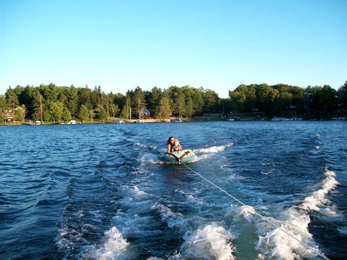 Cabins (West Branch, Michigan, United States)