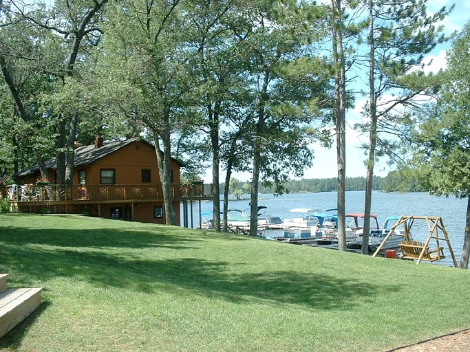 Cabins (West Branch, Michigan, United States)