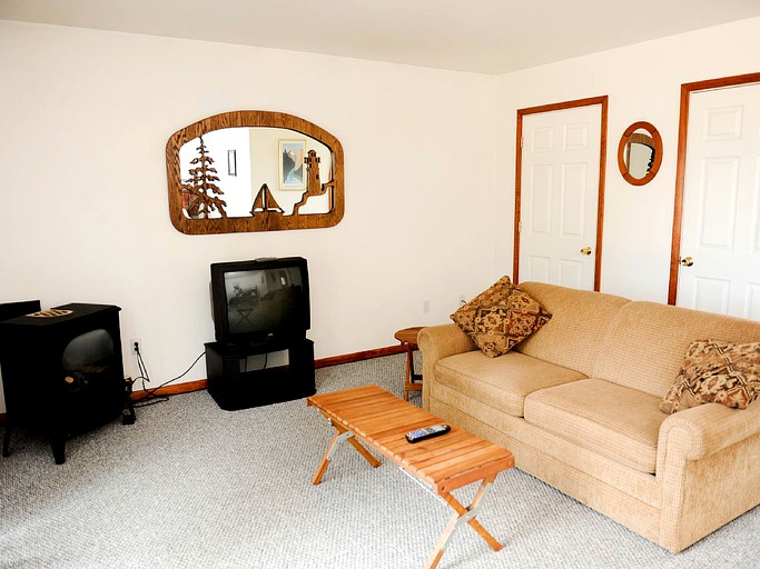 Cabins (West Branch, Michigan, United States)