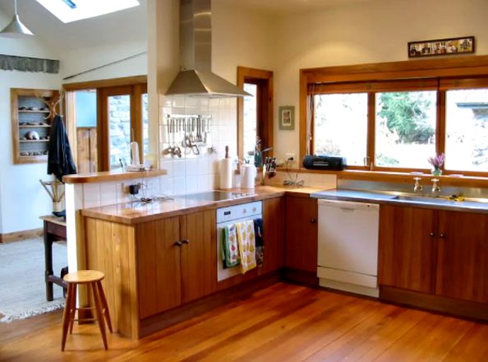 Cottages (Wanaka, South Island, New Zealand)