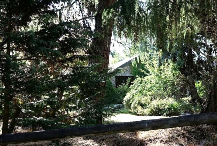 Cottages (Wanaka, South Island, New Zealand)