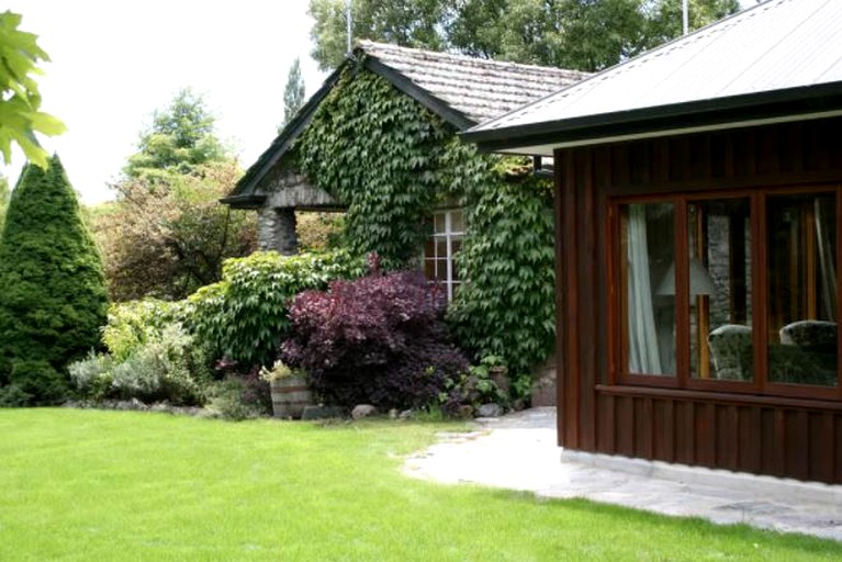 Cottages (Wanaka, South Island, New Zealand)