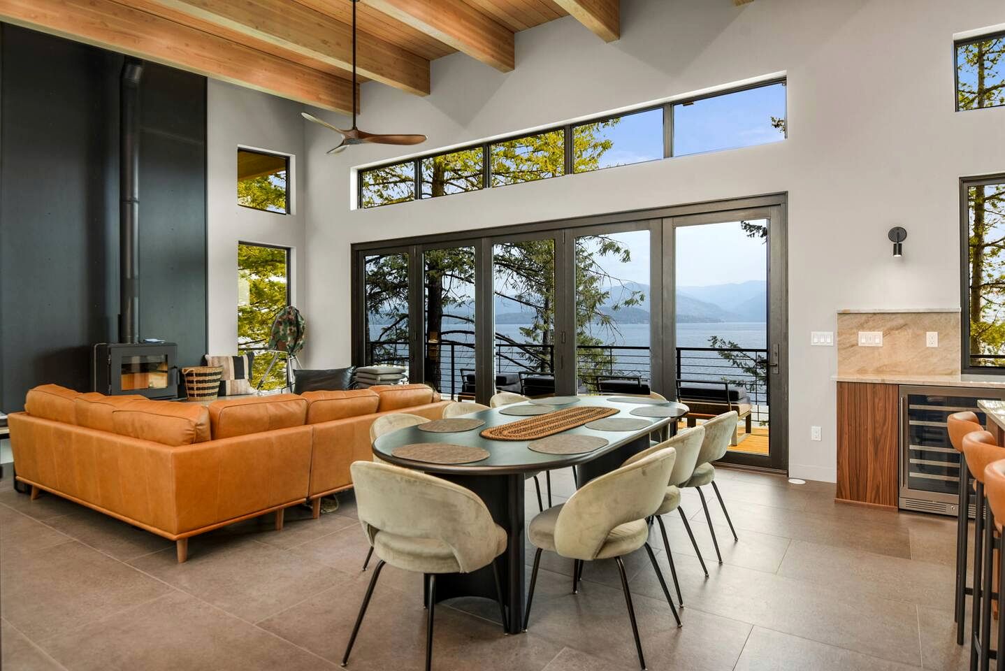 Stunning Designer Rental with Breathtaking Views for a Memorable Escape in Nature by Lake Pend Orielle in Idaho