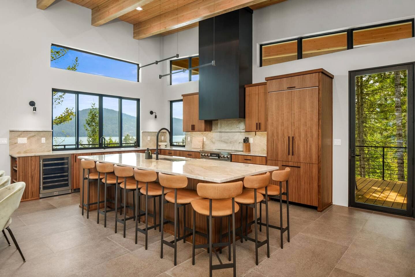 Stunning Designer Rental with Breathtaking Views for a Memorable Escape in Nature by Lake Pend Orielle in Idaho