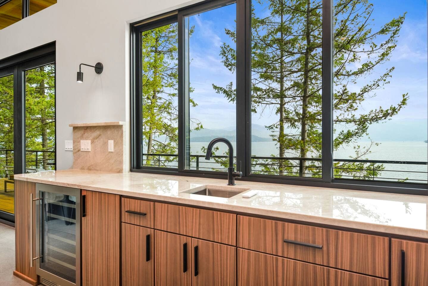 Stunning Designer Rental with Breathtaking Views for a Memorable Escape in Nature by Lake Pend Orielle in Idaho
