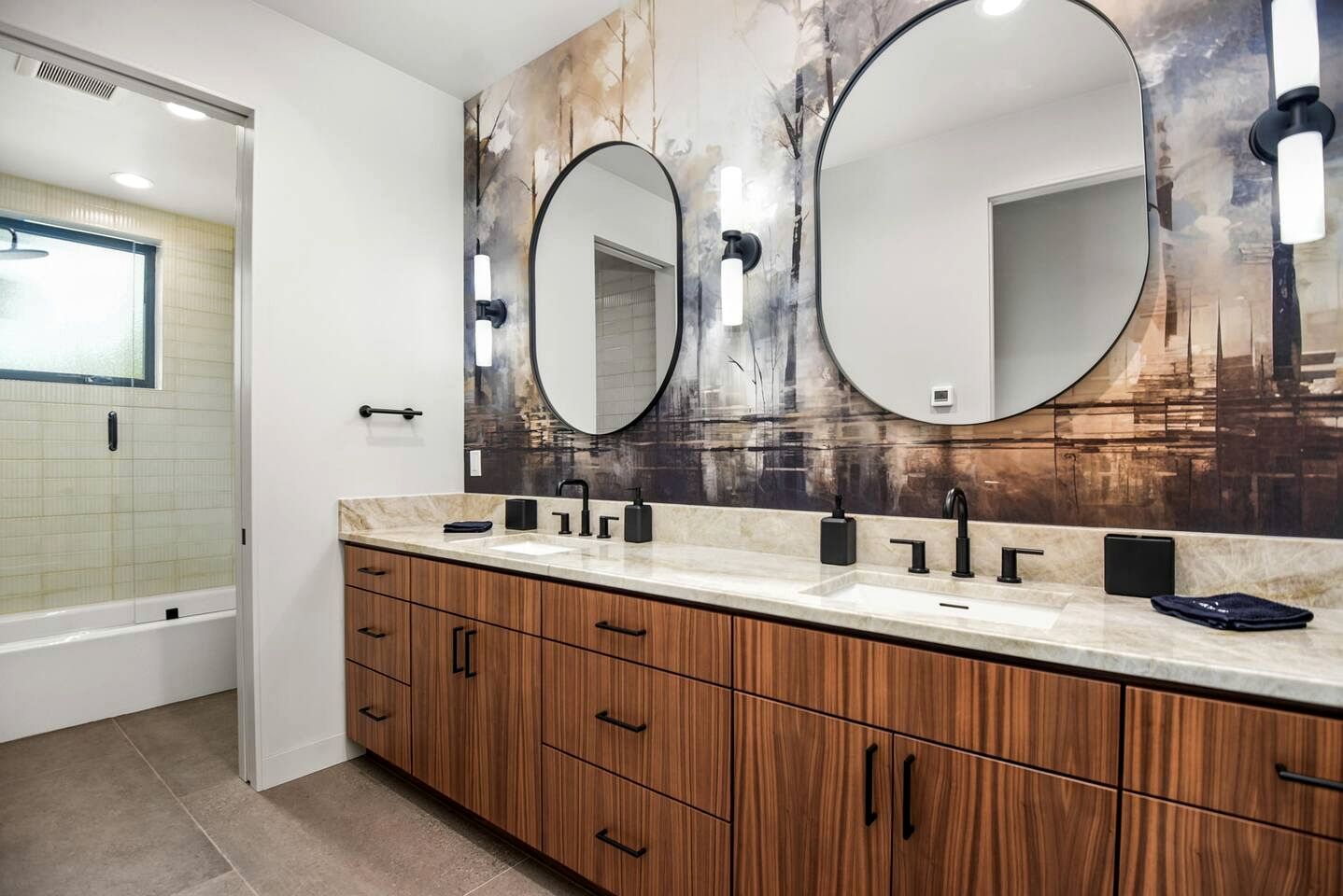 Stunning Designer Rental with Breathtaking Views for a Memorable Escape in Nature by Lake Pend Orielle in Idaho