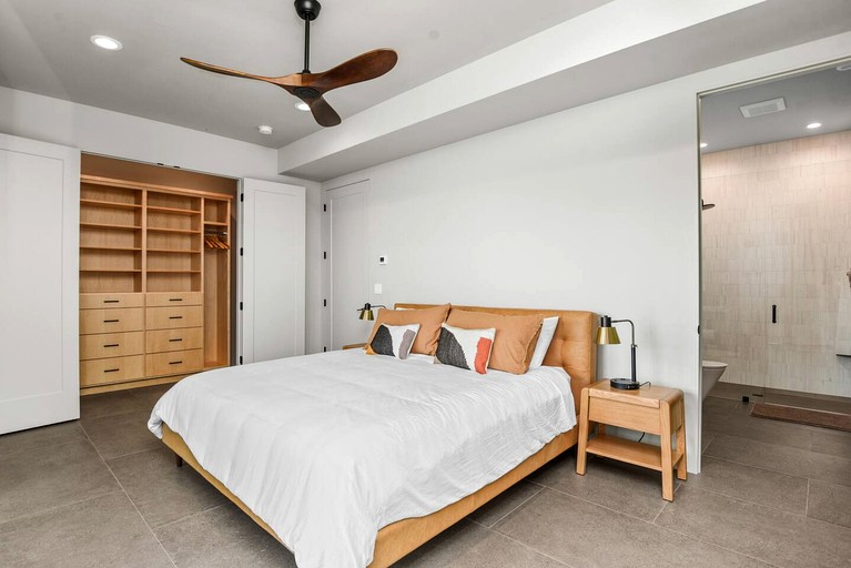 Vacation Rentals (United States of America, --, --)