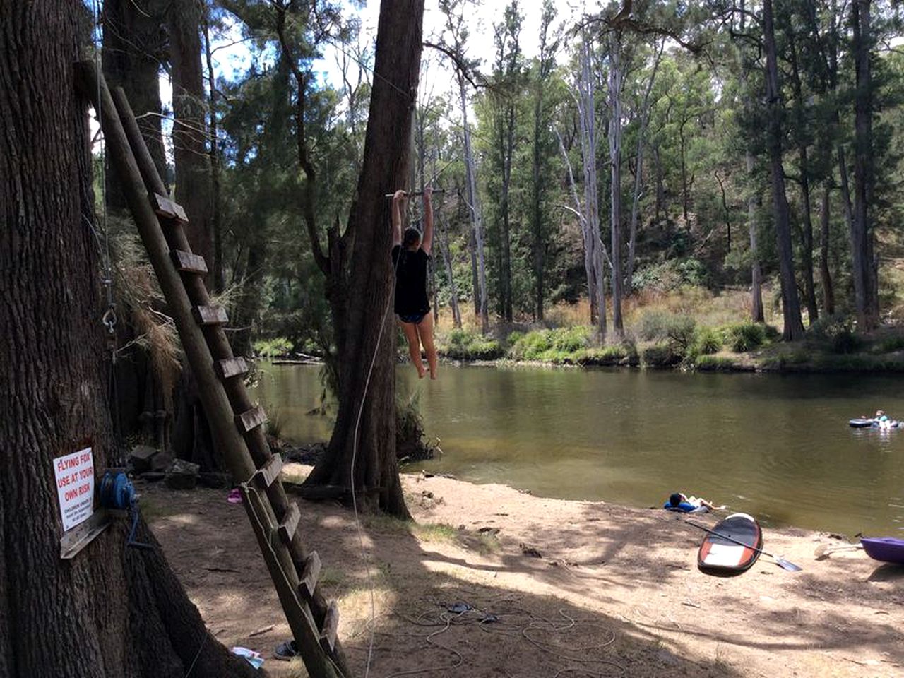 Romantic Cabin Rental on the Wollondilly River near Sydney, NSW, Australia