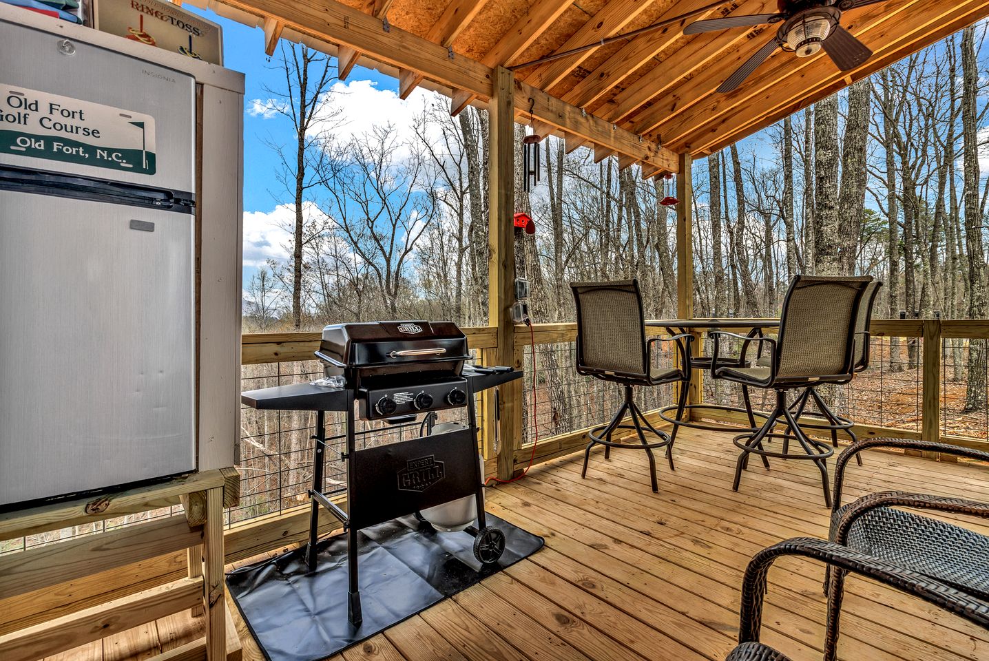 Cozy Mountain Camper Retreat with Private View Deck & Fire Pit in Old Fort, North Carolina