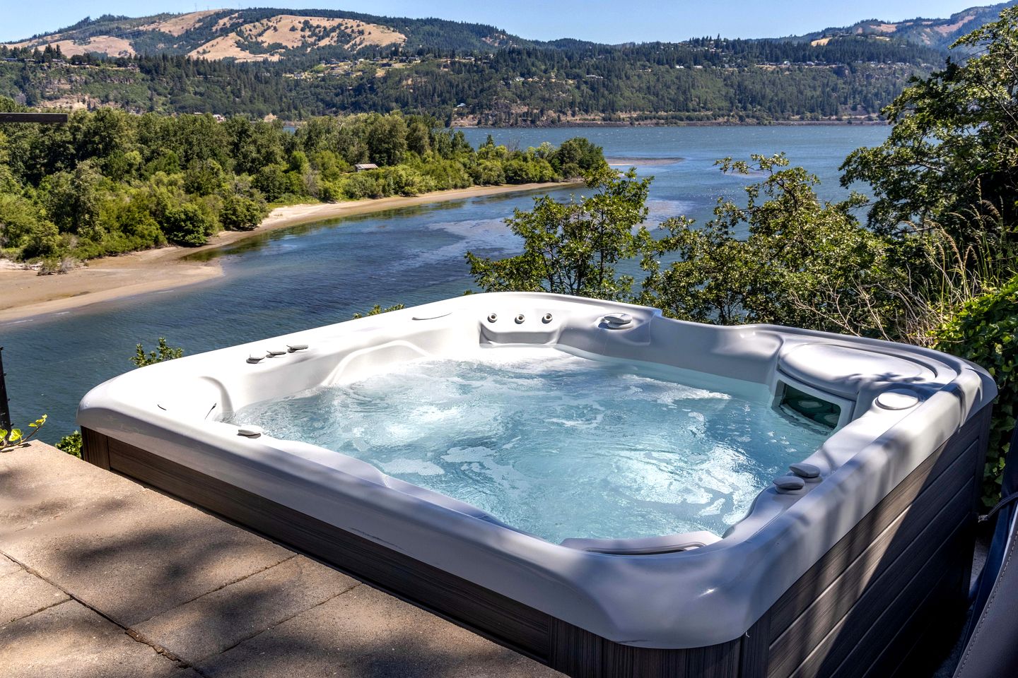 Pure Glamping Cottage with Breathtaking Views and Hot-tub in Hood River, Oregon