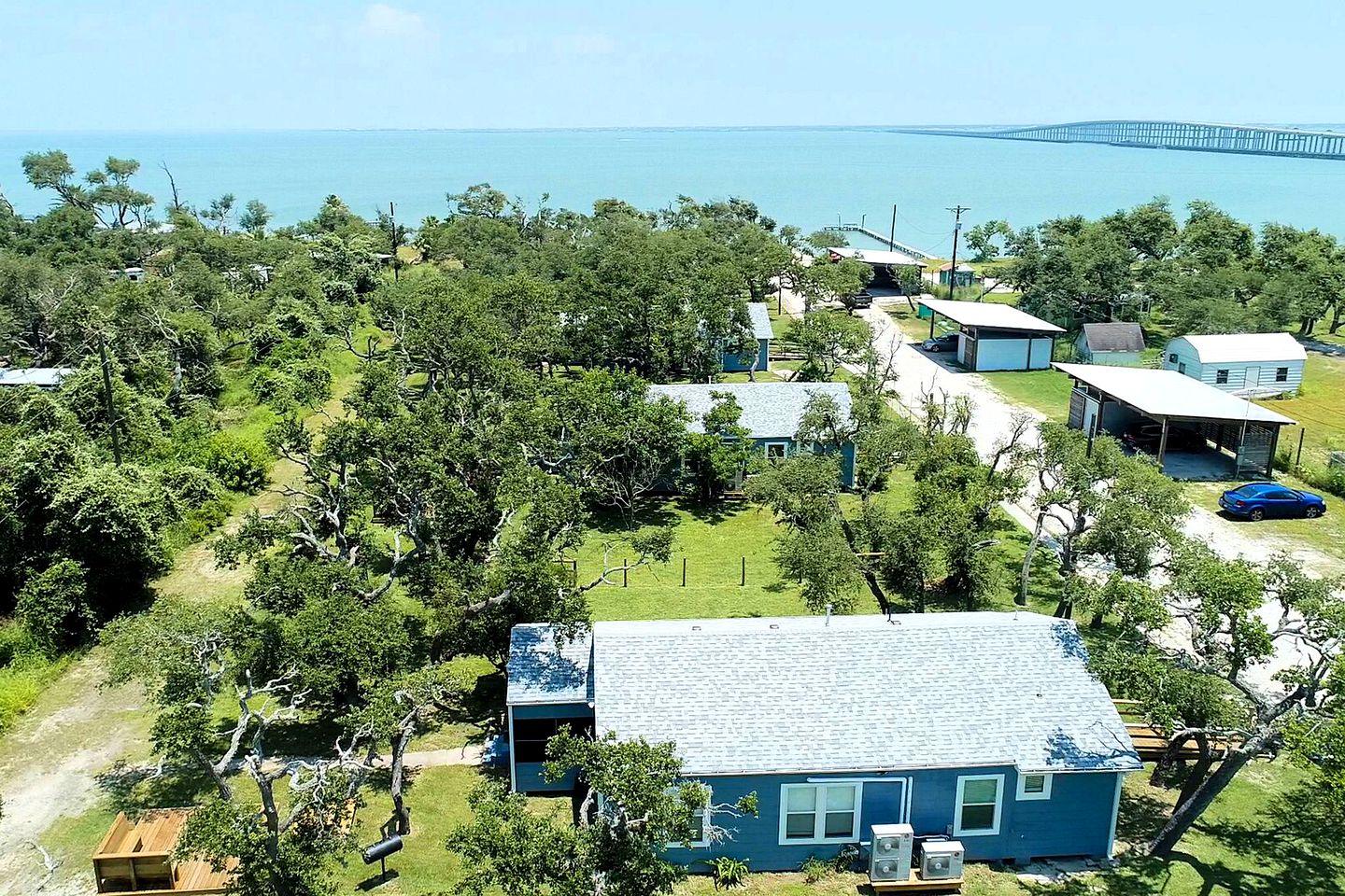 Cozy Modern Cottage with Oak Tree Views near the Pier in Rockport, Texas