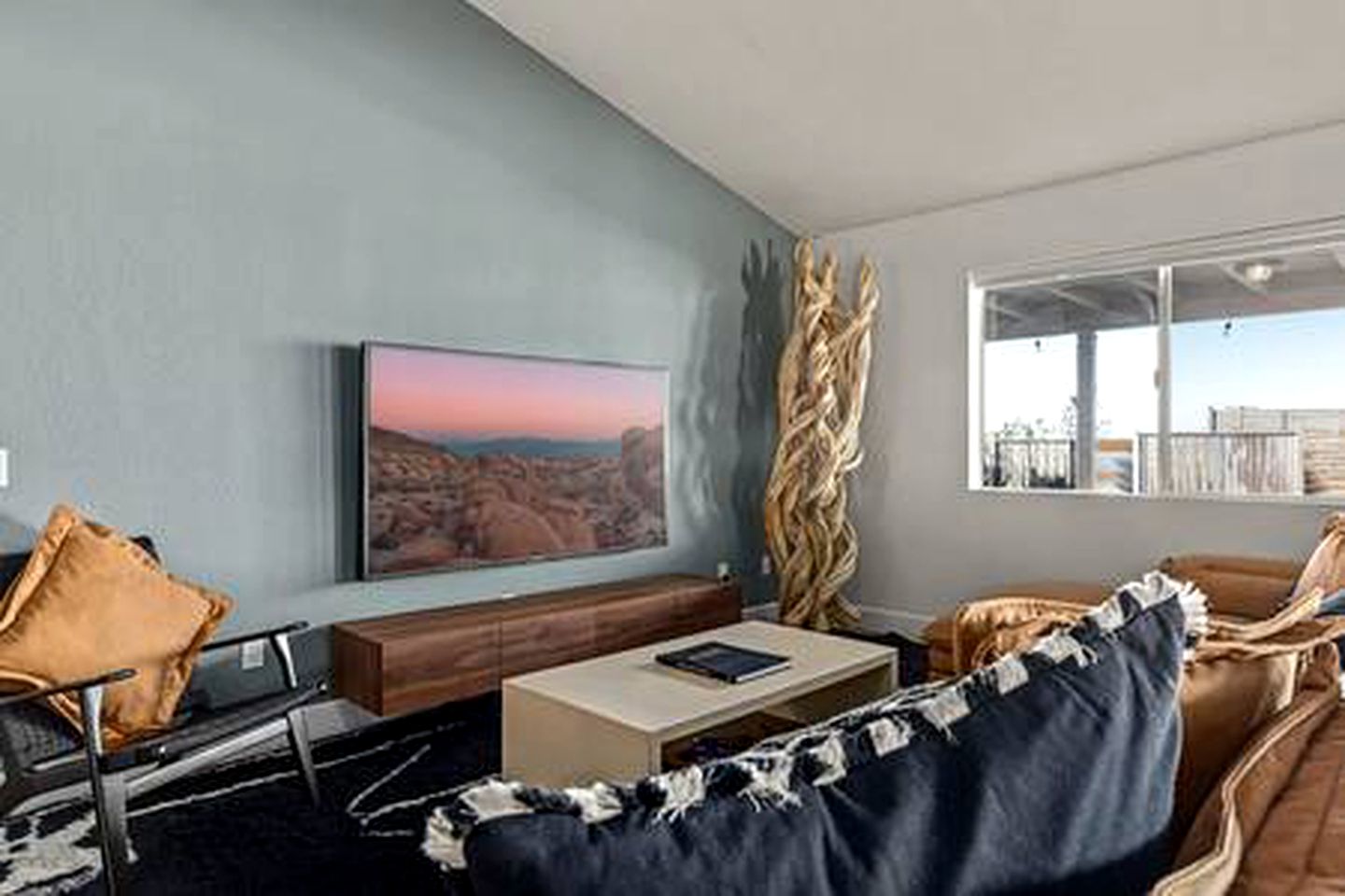 Amazing Vacation Rental with Rock Climbing Wall and Game Room in Joshua Tree, California