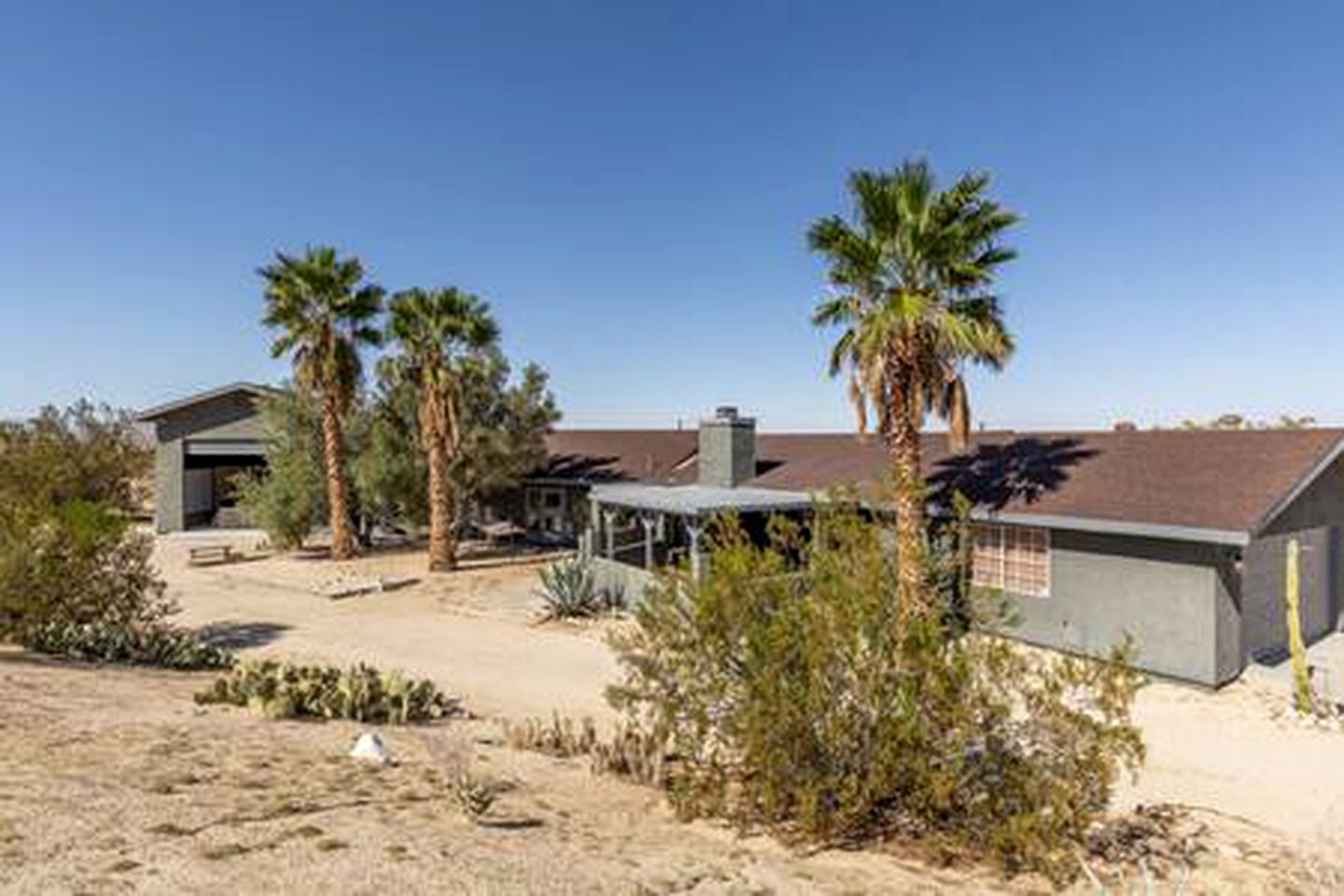 Amazing Vacation Rental with Rock Climbing Wall and Game Room in Joshua Tree, California