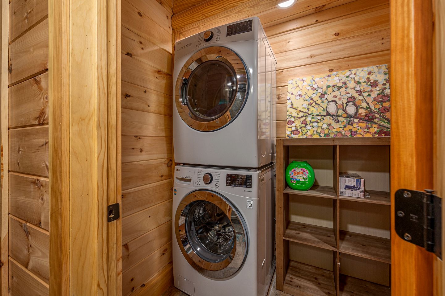 Panoramic Perfection: Luxurious Cabin with Unobstructed Views of Great Smoky Peaks!
