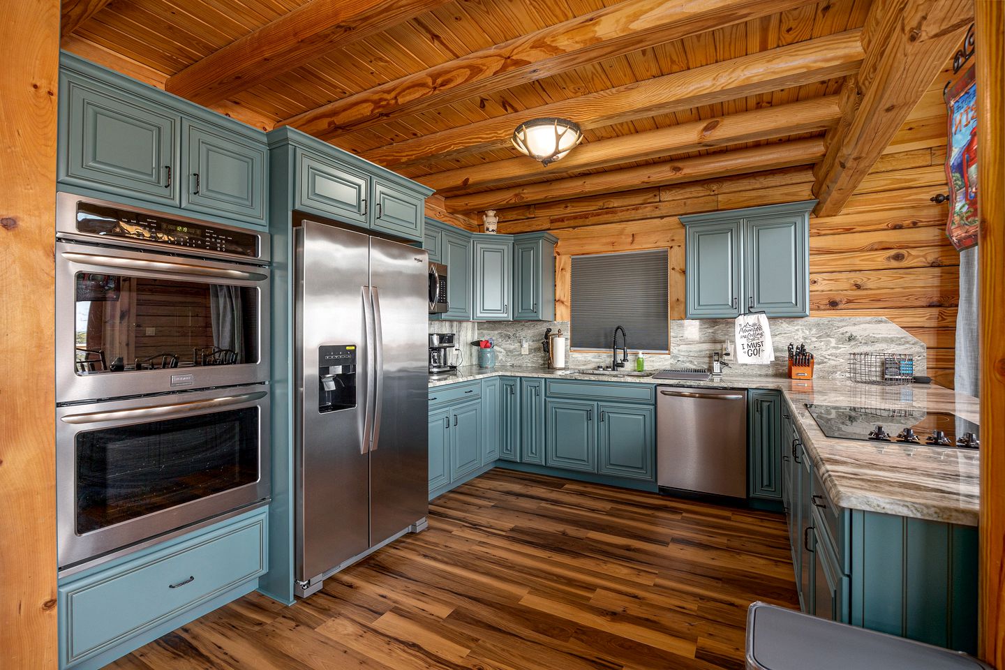 Panoramic Perfection: Luxurious Cabin with Unobstructed Views of Great Smoky Peaks!