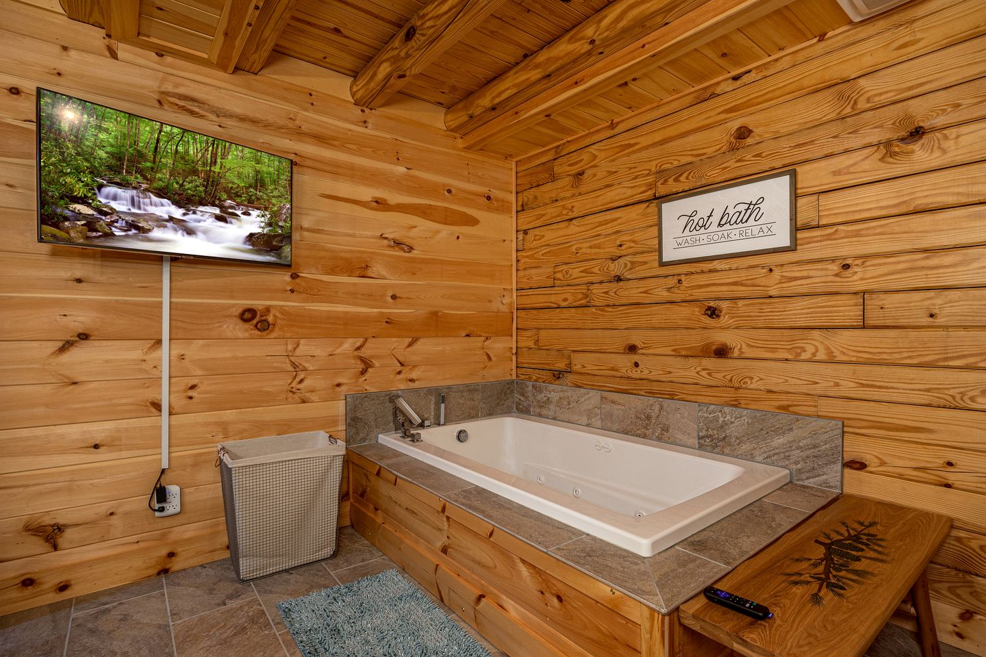 Panoramic Perfection: Luxurious Cabin with Unobstructed Views of Great Smoky Peaks!