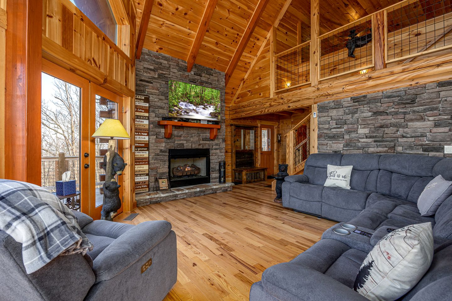 Panoramic Perfection: Luxurious Cabin with Unobstructed Views of Great Smoky Peaks!