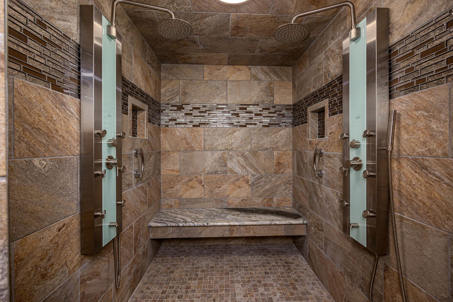 Panoramic Perfection: Luxurious Cabin with Unobstructed Views of Great Smoky Peaks!