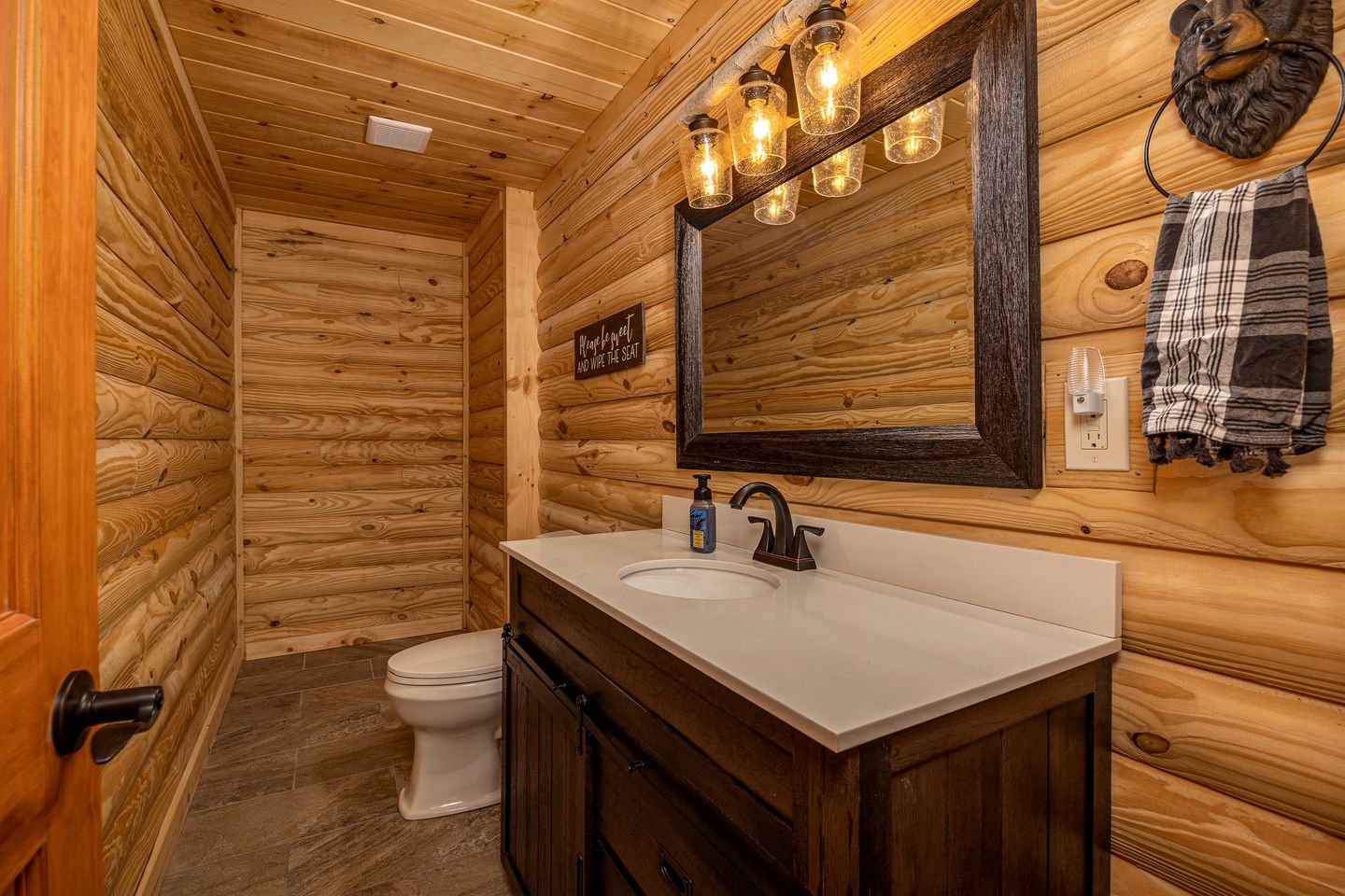 Panoramic Perfection: Luxurious Cabin with Unobstructed Views of Great Smoky Peaks!