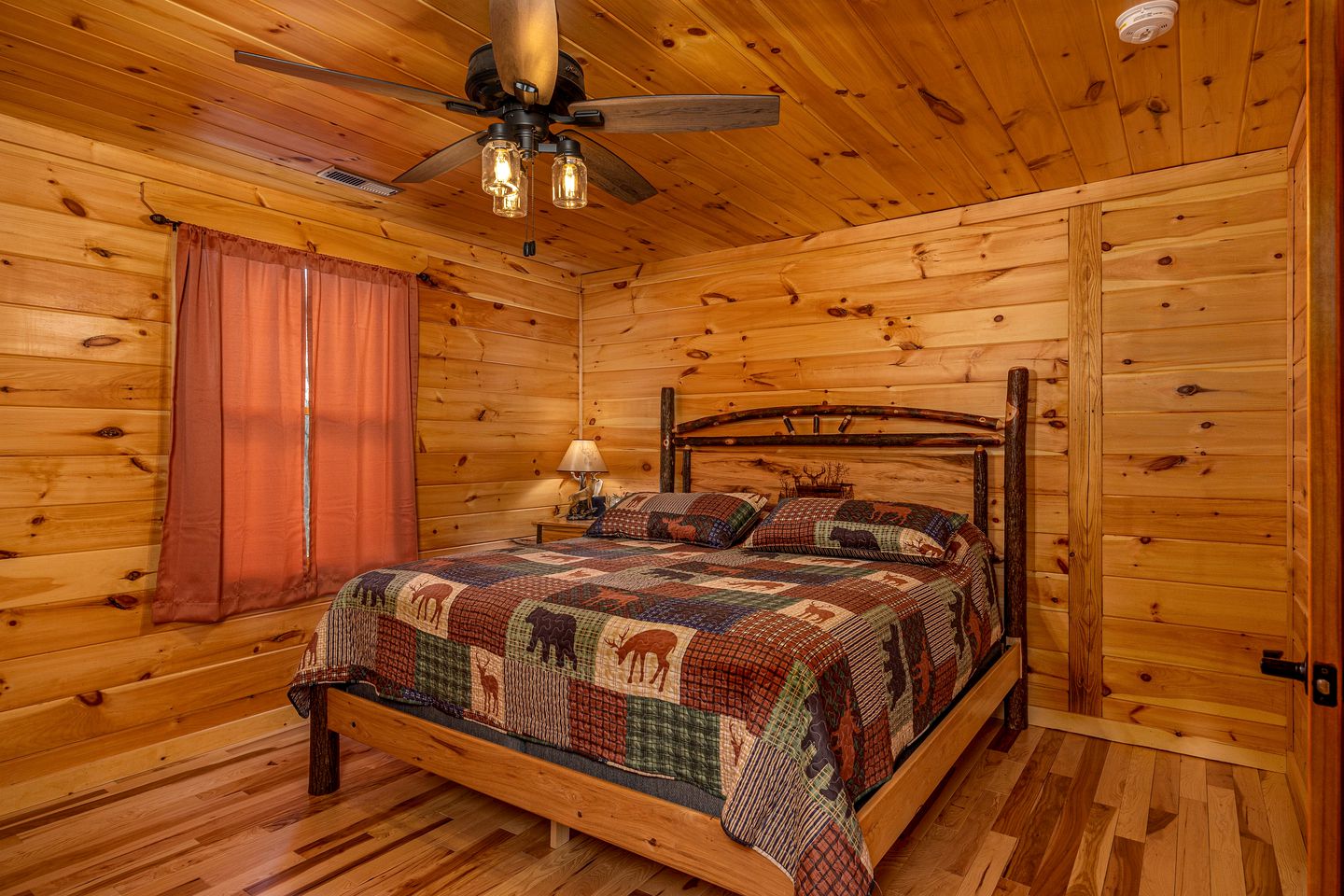 Panoramic Perfection: Luxurious Cabin with Unobstructed Views of Great Smoky Peaks!