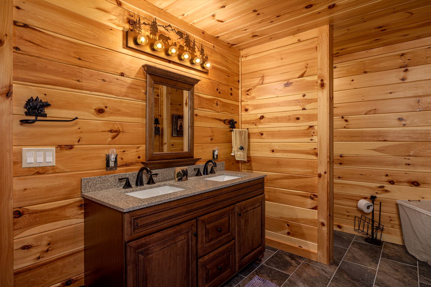 Panoramic Perfection: Luxurious Cabin with Unobstructed Views of Great Smoky Peaks!