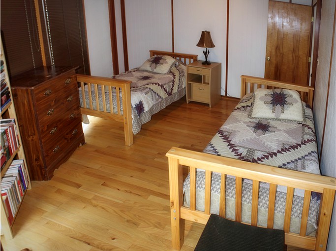 Albert's Lodge, Vacation Rentals 44163, Burnsville, United States of America Glamping Hub