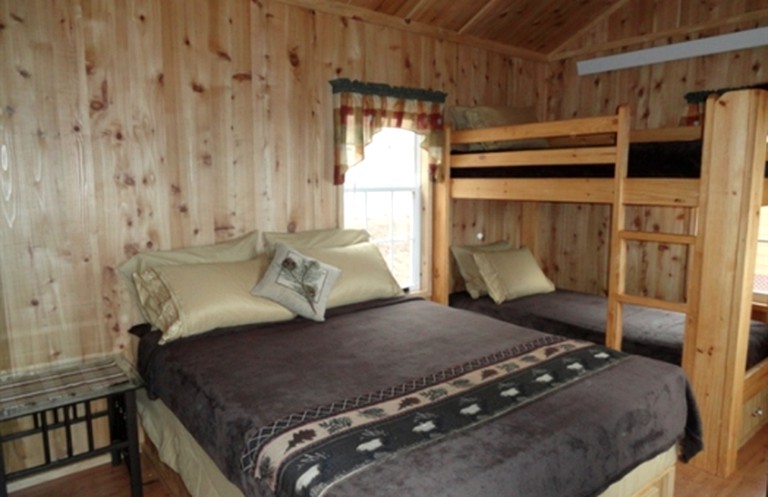 Cabins (Sundance, Wyoming, United States)