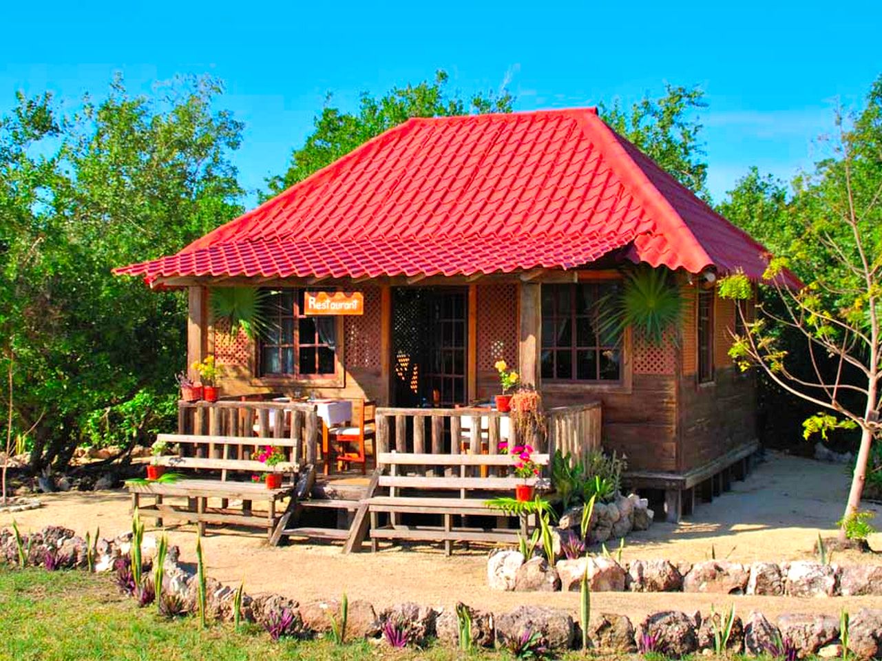 Gorgeous Log Cabin for Glamping on the Yucatán Peninsula, Mexico
