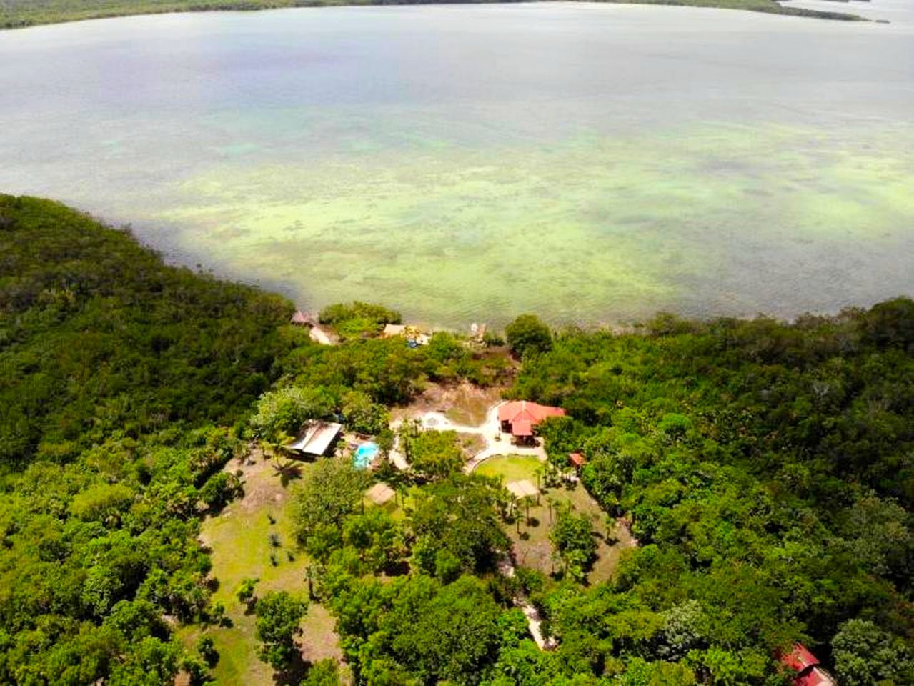 Beautiful Log Cabin for a Glamping Getaway in Chetumal, Quintana Roo