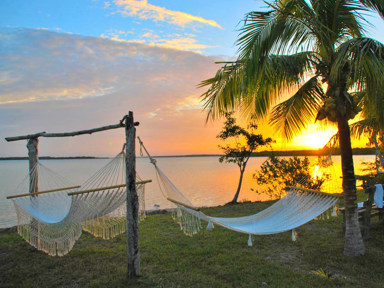 Beautiful Log Cabin for a Glamping Getaway in Chetumal, Quintana Roo