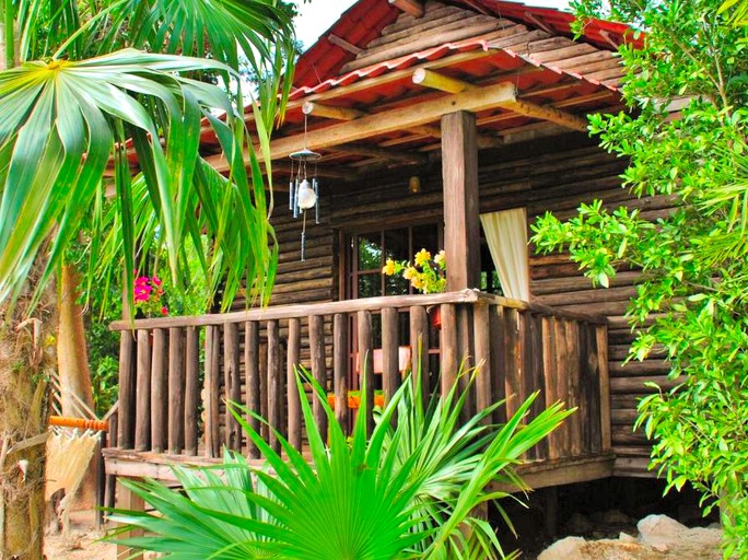 Log Cabins (Chetumal, Quintana Roo, Mexico)