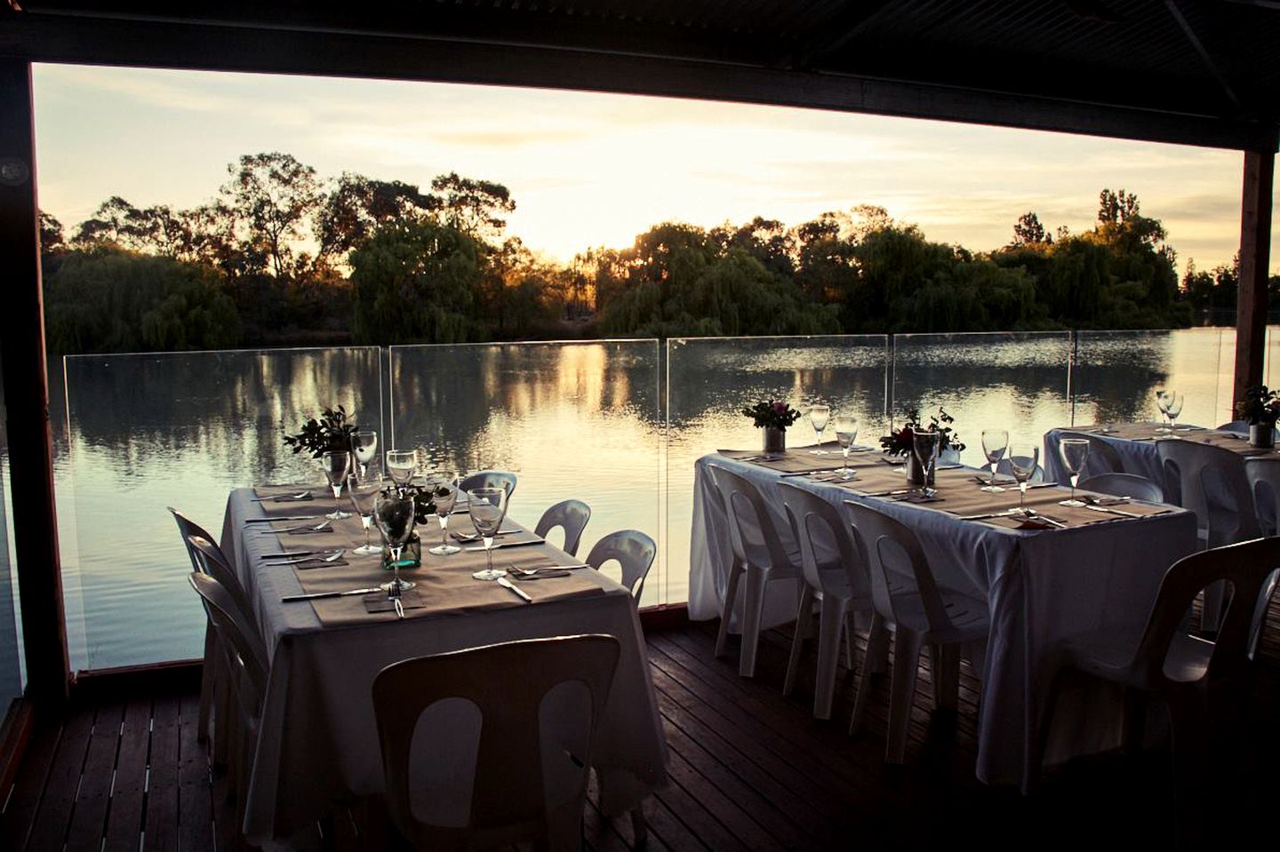 Pet-Friendly Caravan for a Weekend Getaway near Oolambeyan National Park in New South Wales