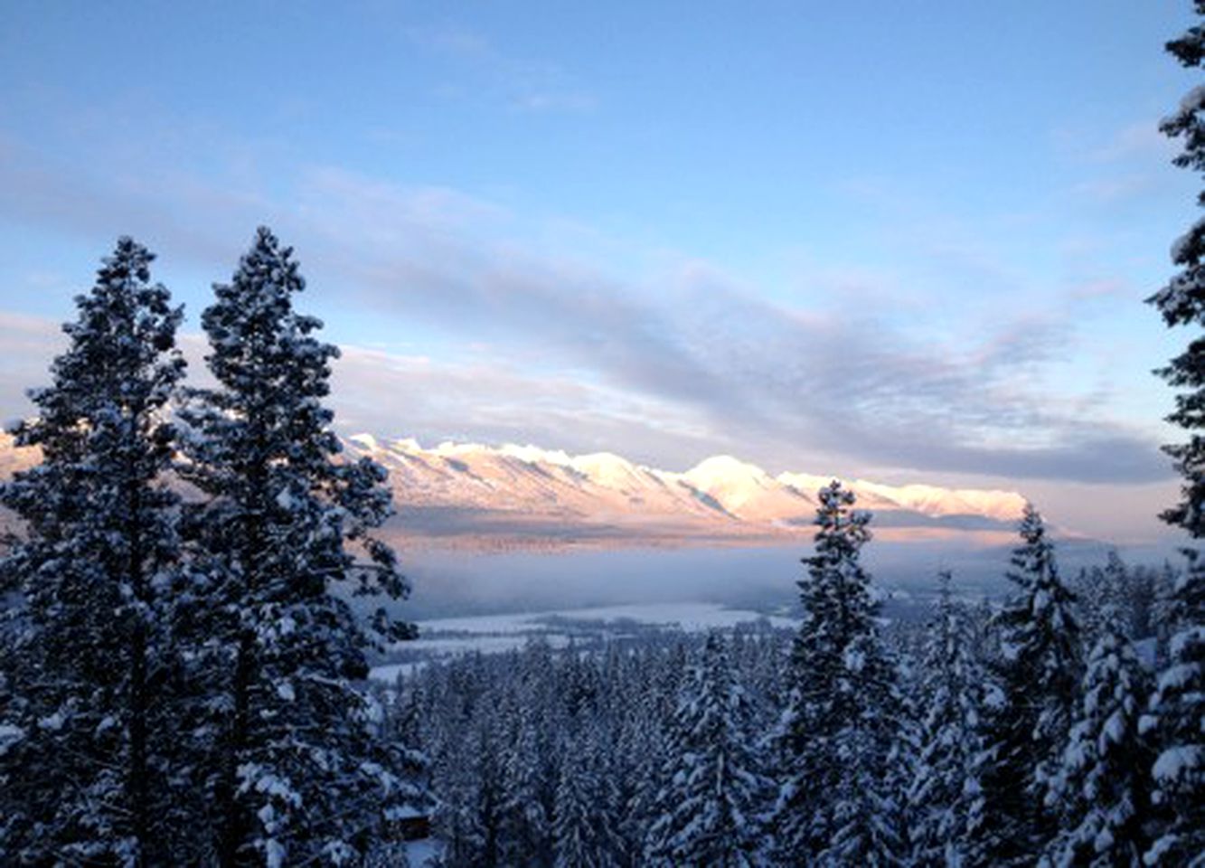 Mountain Cabin Retreat with a Hot Tub in Golden, British Columbia