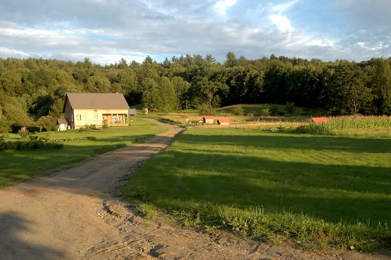 Cabins (South Royalton, Vermont, United States)