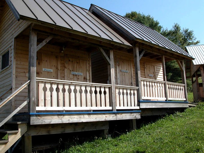 Cabins (South Royalton, Vermont, United States)