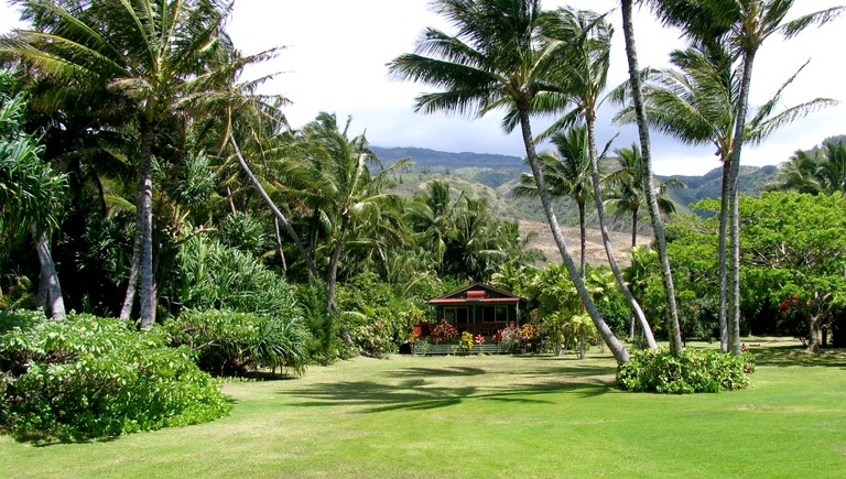 Cottage With Private Beach In Molokai Hawaii