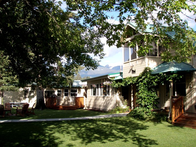 Cabins (Darby, Montana, United States)