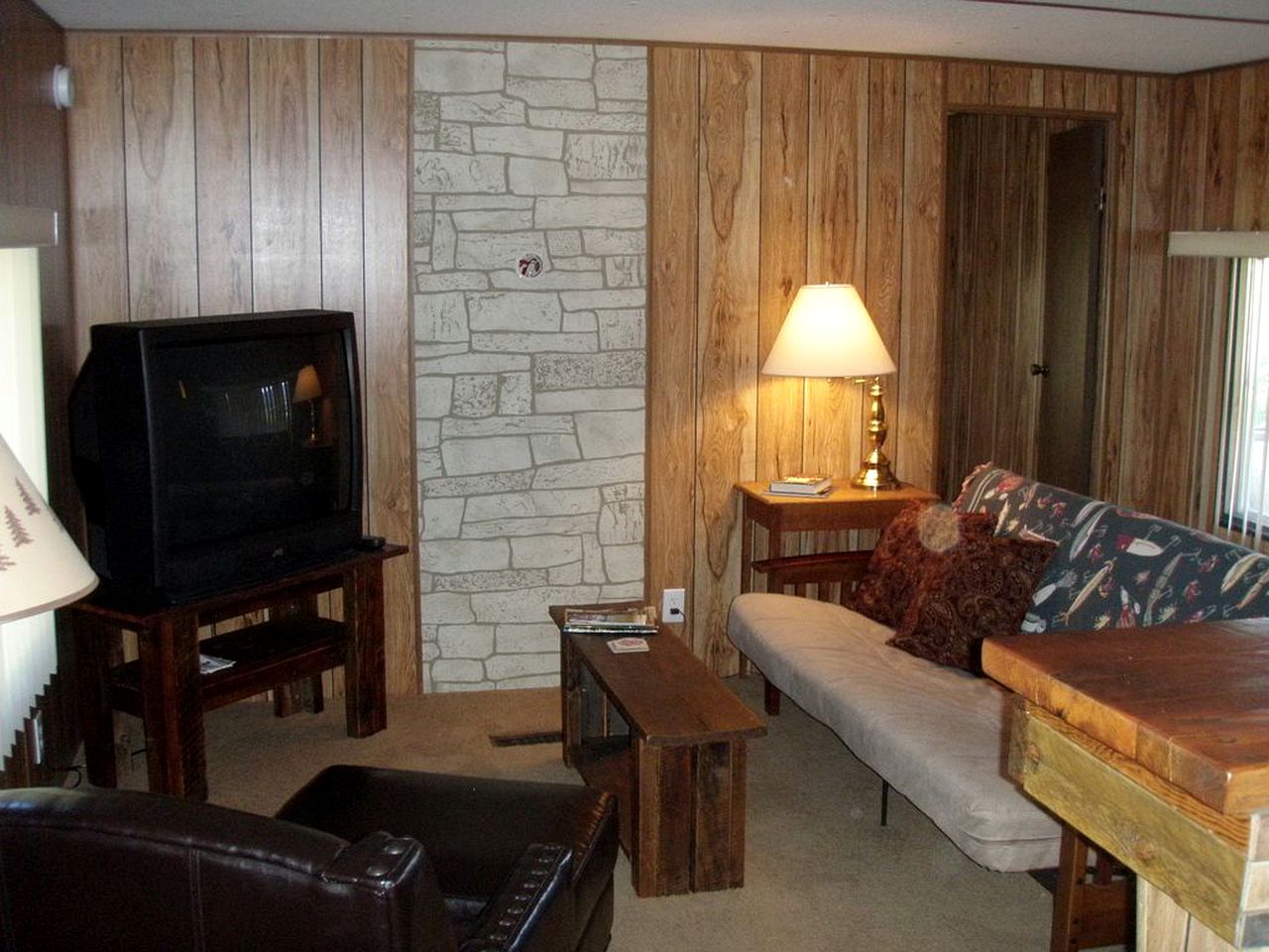 Spacious Family-Friendly Cabin Rental for a River Getaway in Darby, Montana